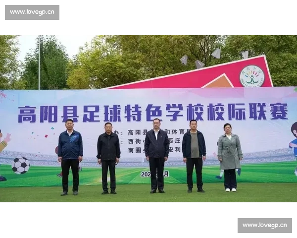 绿茵逐梦激情碰撞世界足坛精彩瞬间手抄报展示